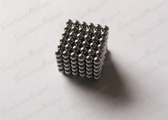 China N38 ímãs pequenos da bola do diâmetro 5mm, ímãs esféricos do neodímio que chapeiam o Ni para a joia fornecedor
