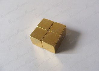 China Os ímãs do bloco do neodímio do cubo revestiram o ouro N35 5 * 5 * 5 grau Célsio do milímetro 80 fornecedor